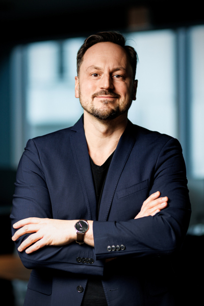 Tomasz Cichowicz - Helmes partner